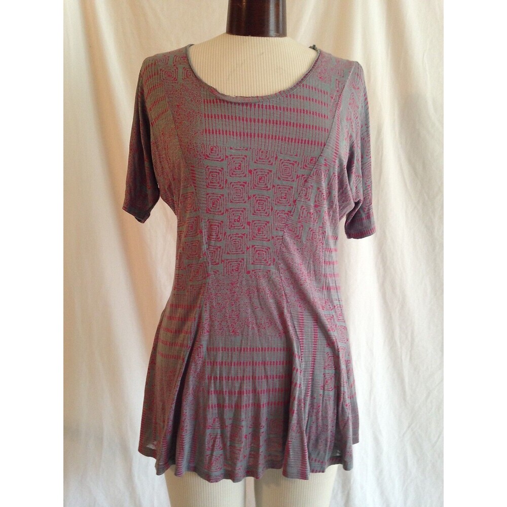 Ecote Women's Top Gray Top With Pink Print Soft Print Short Sleeve Size Medium